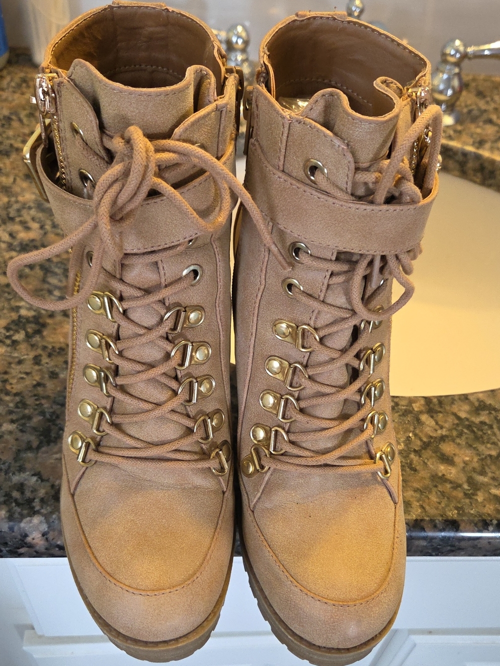 Guess Women’s Lace-Up Ankle Boots in Tan